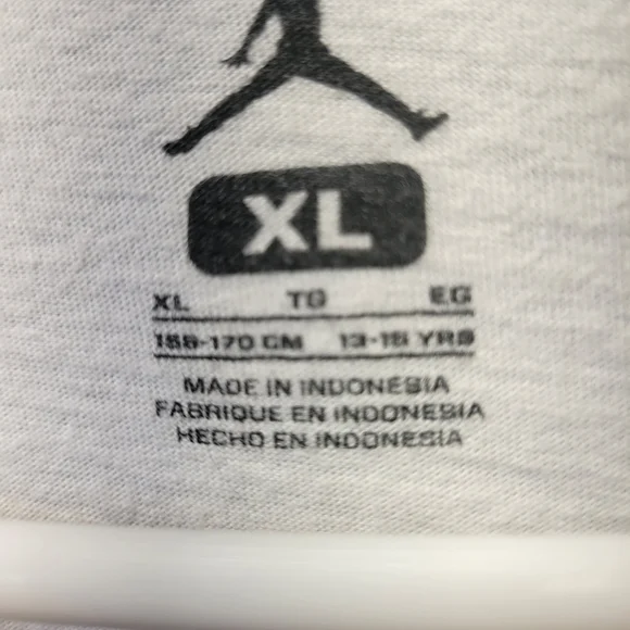 Air Jordan Youth Size XL long‎ Sleeve Tshirt - Picture 3 of 3